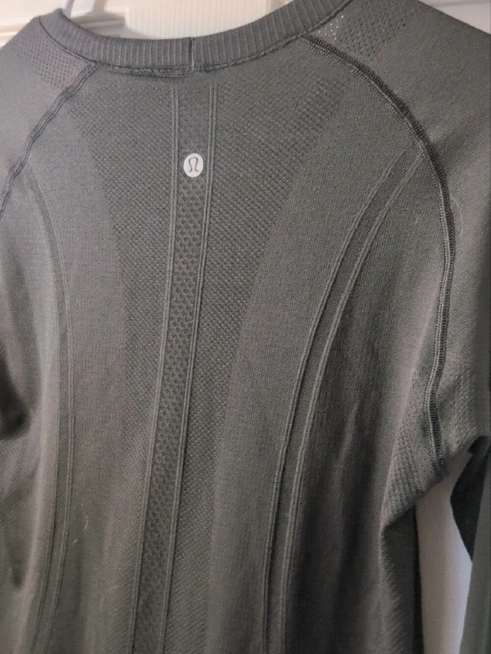 lululemon athletica Black Long Sleeve Seamless Crew, Thumbholes